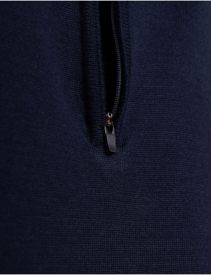 CAMISOLA COM FECHO AZUL