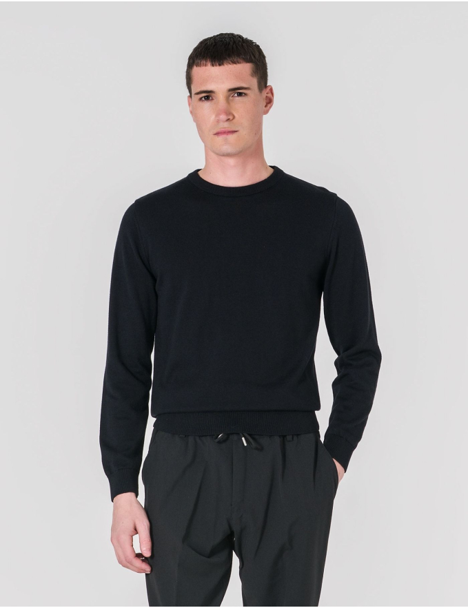 CAMISOLA DECOTE REDONDO PRETO