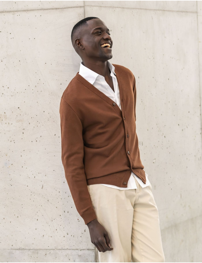 CARDIGAN DE BOTÕES CASTANHO