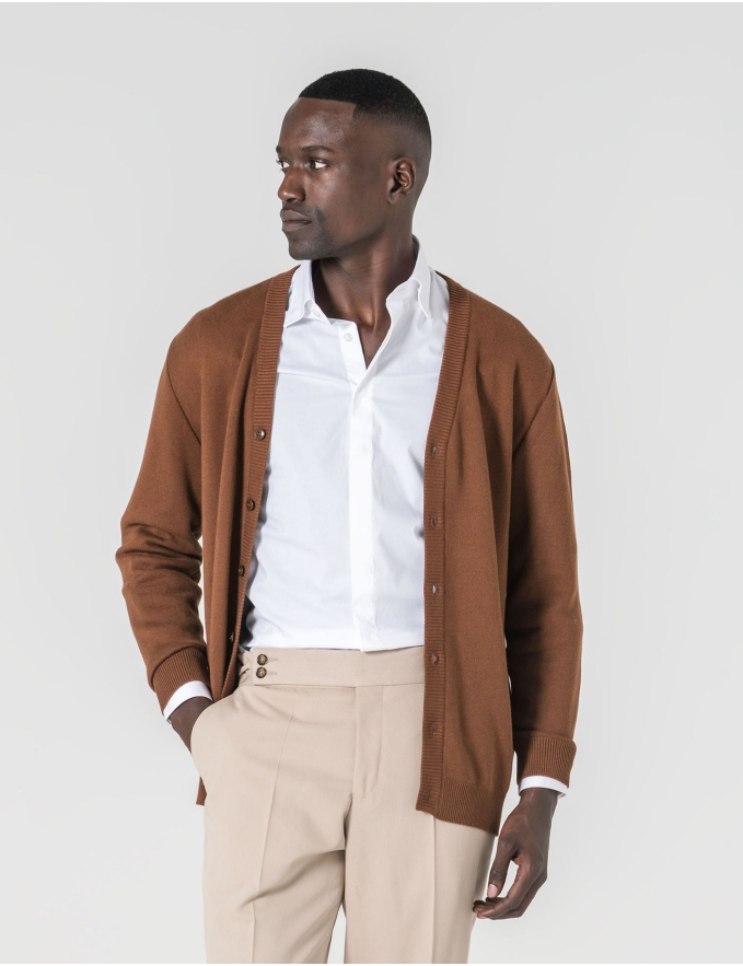 CARDIGAN DE BOTÕES CASTANHO