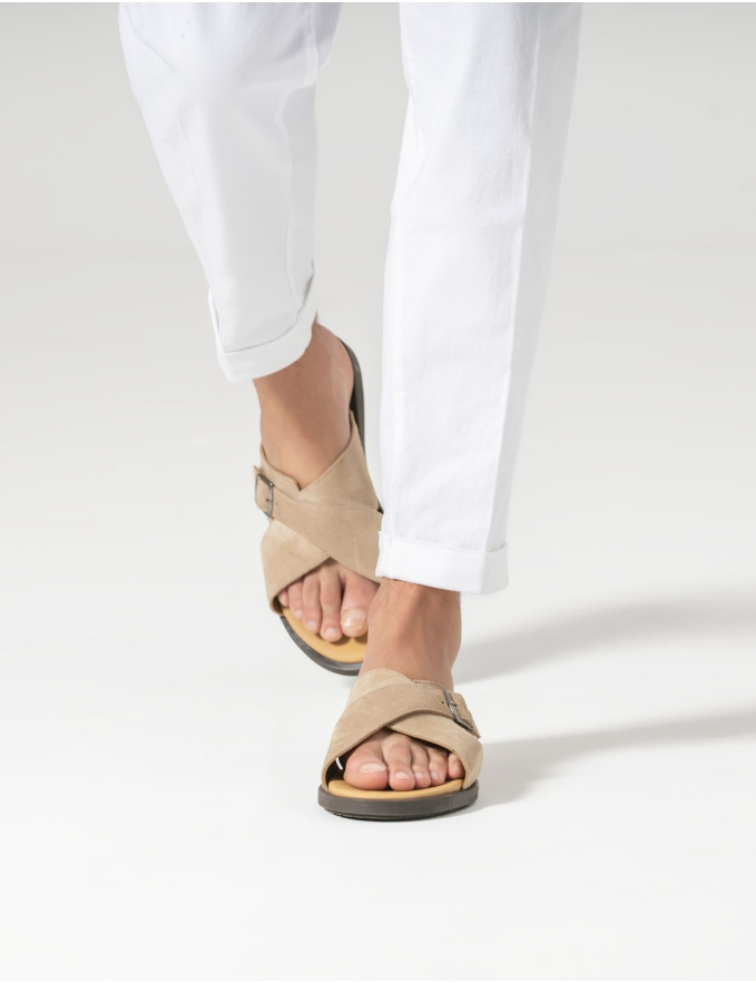 CHINELO FIVELA PELE BEGE