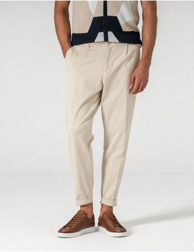 CALÇA CHINO CROPPED FIT VIROLA BEGE CLARO