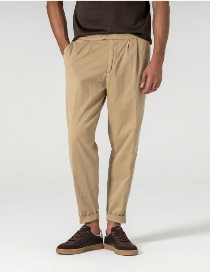 CALÇA CHINO CROPPED FIT PREGA DUPLA BEGE