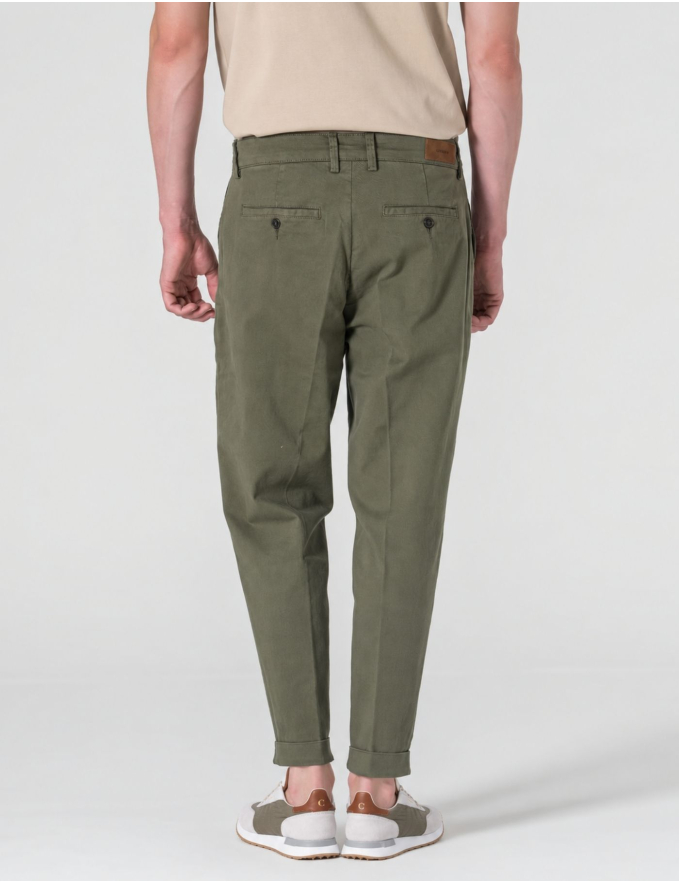 CALÇA CHINO CROPPED FIT VIROLA VERDE OLIVA