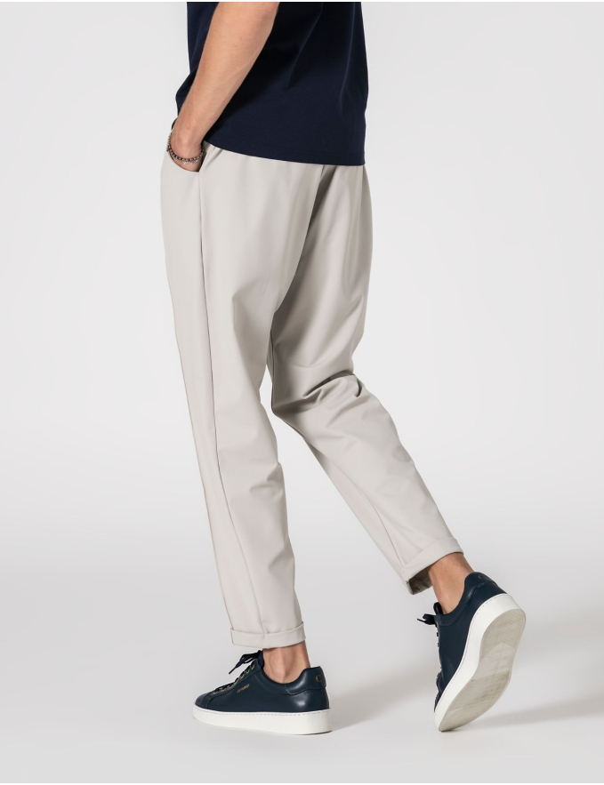 CALÇA DE TECIDO TÉCNICO COM NERVURA CINZA CROPPED