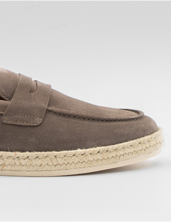 LOAFERS TAUPE COM RAFIA