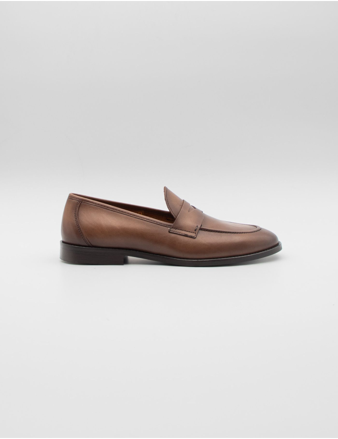MOCASSIN EM PELE CASTANHO