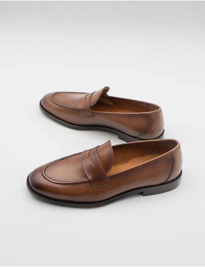 MOCASSIN EM PELE CASTANHO