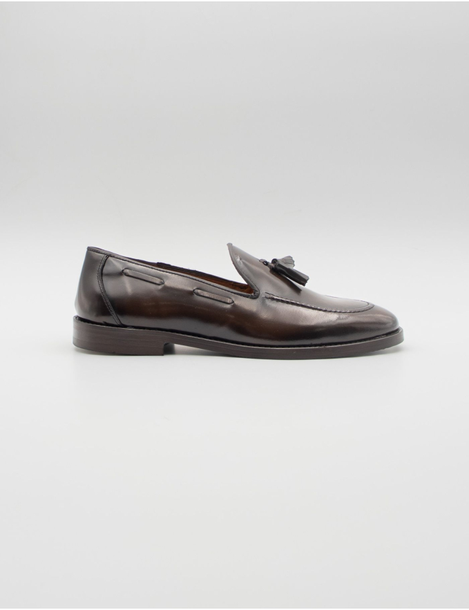 MOCASSINS COM BERLOQUES EM PELE POLIDA 