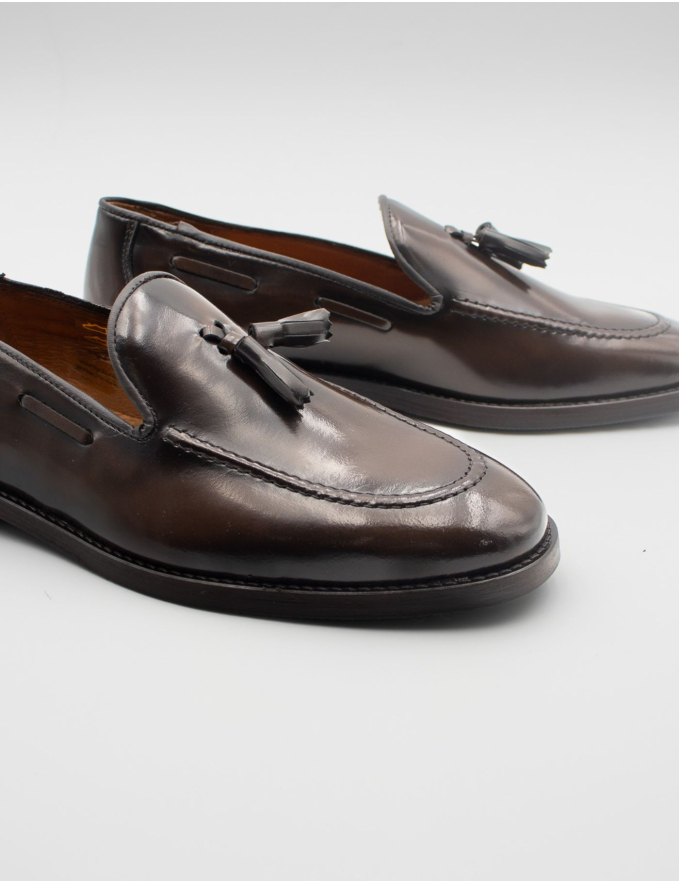 MOCASSINS COM BERLOQUES EM PELE POLIDA 