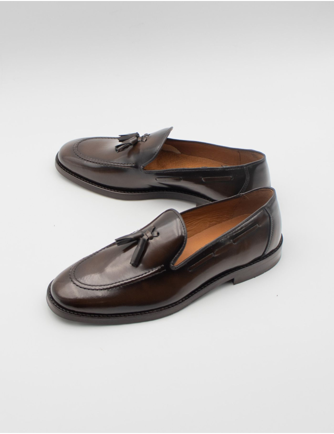 MOCASSINS COM BERLOQUES EM PELE POLIDA 