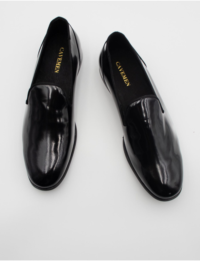 SAPATO LOAFER EM PELE VERNIZ PRETO