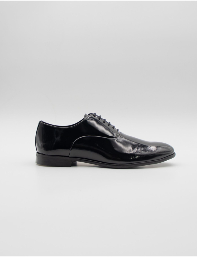 SAPATO OXFORD EM PELE VERNIZ PRETO