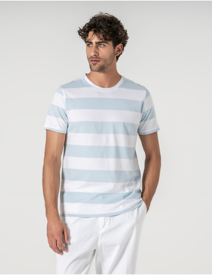 T-SHIRT ALGODÃO RISCA LARGA AZUL CLARO