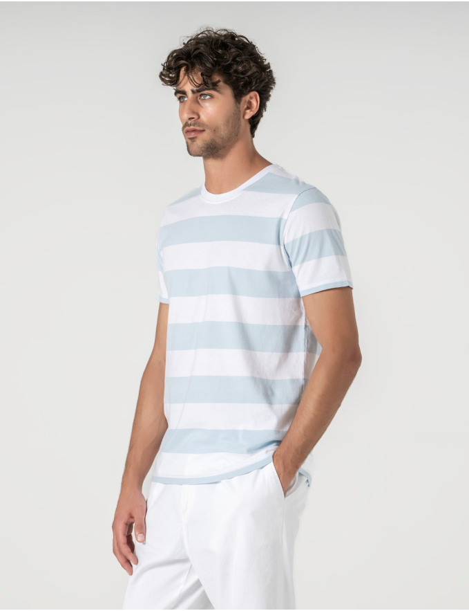 T-SHIRT ALGODÃO RISCA LARGA AZUL CLARO