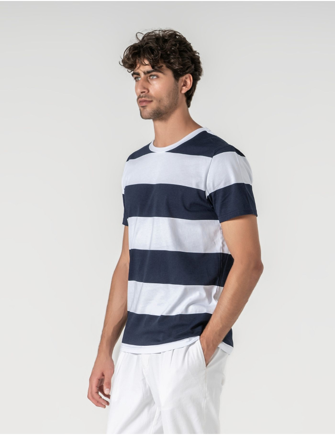 T-SHIRT ALGODÃO RISCA LARGA AZUL MARINHO
