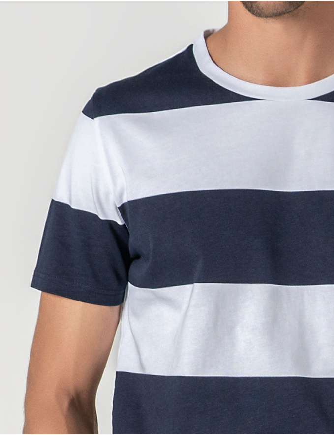 T-SHIRT ALGODÃO RISCA LARGA AZUL MARINHO