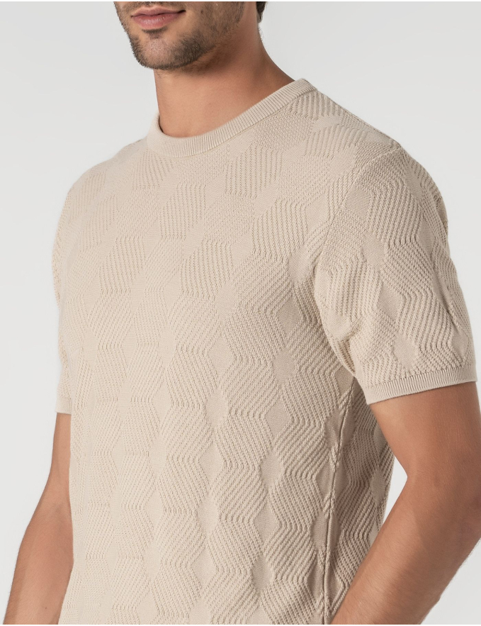 T-SHIRT TEXTURADA CREME