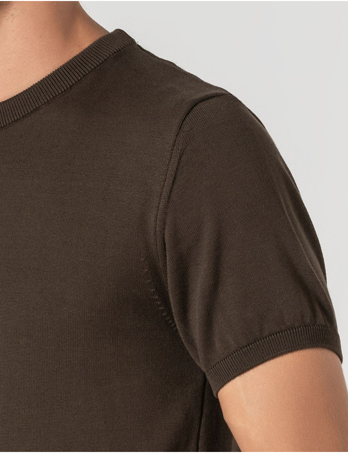 T-SHIRT TRICOT CASTANHA