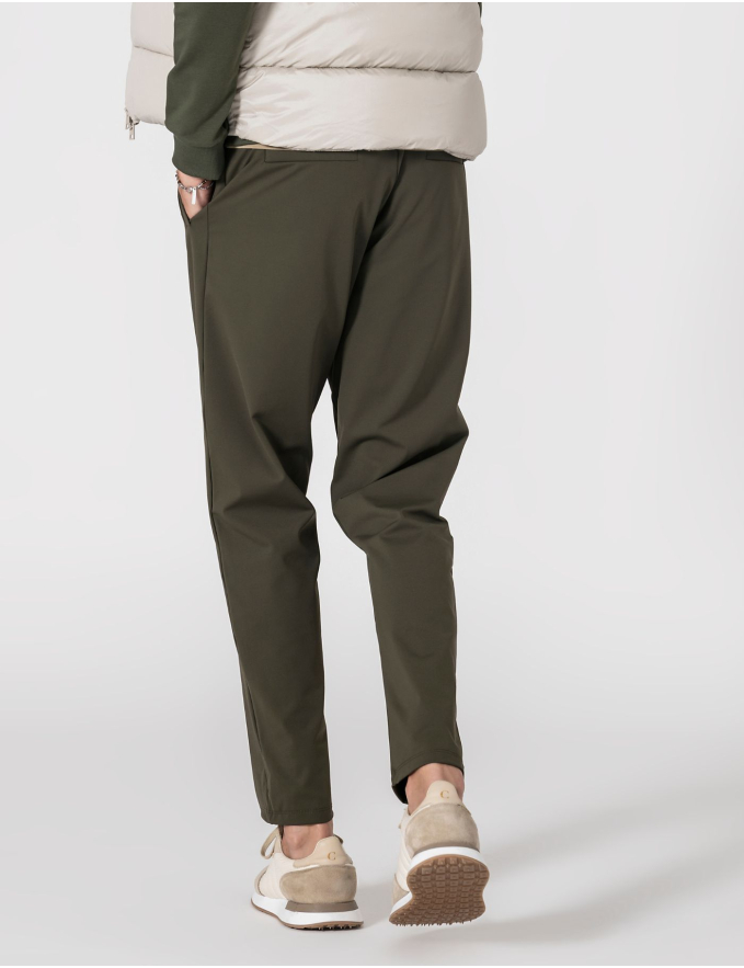 CALÇA DE TECIDO TÉCNICO SLIM FIT VERDE KAKI