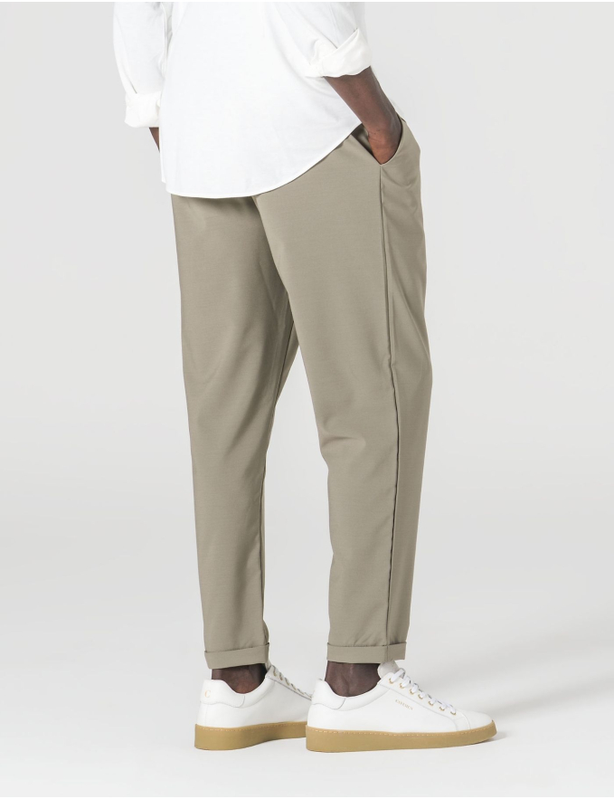 CALÇA VERDE DE TECIDO COM CORDÃO CROPPED FIT