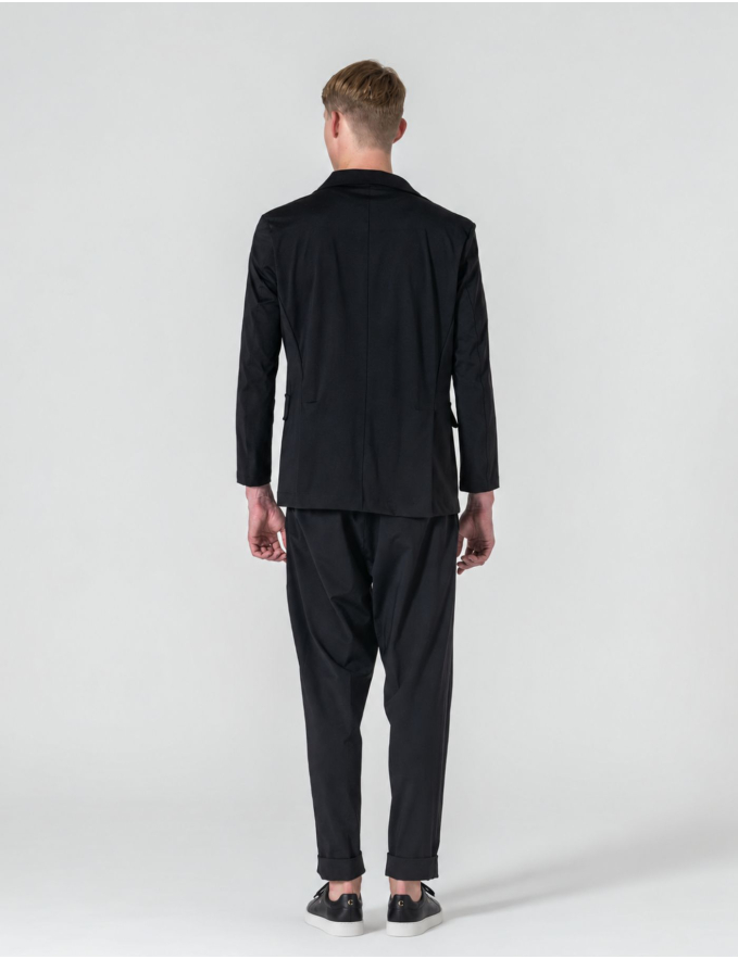BLAZER PRETO DESESTRUTURADO EM TECIDO TÉCNICO